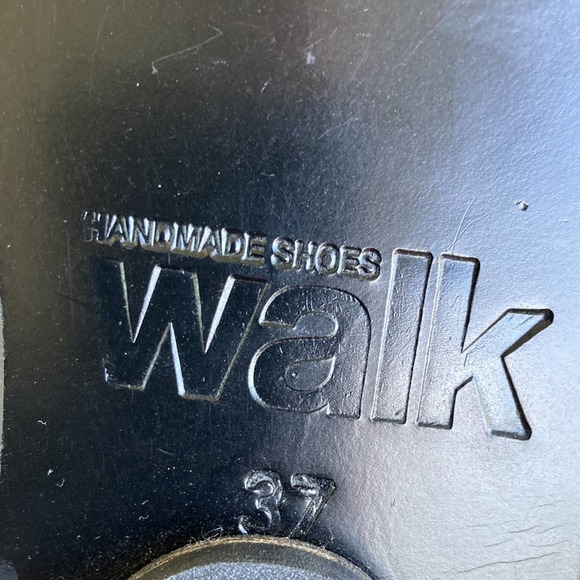 Black Sandals with Ankle-High Design and Open Toe - Picture 12 of 12